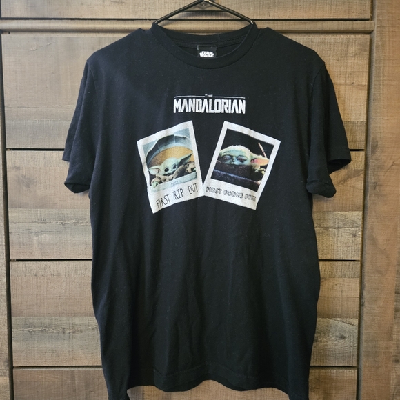 Mandalorian Tee w/ Grogu - Picture 2 of 12